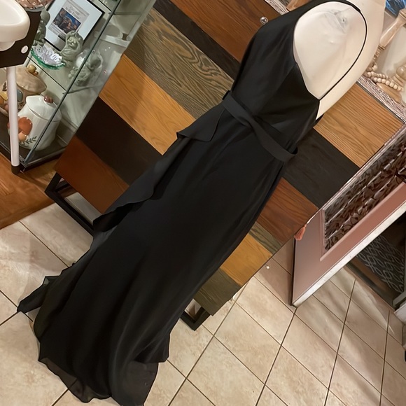 Size 12 Vera Wang gown - Picture 4 of 6